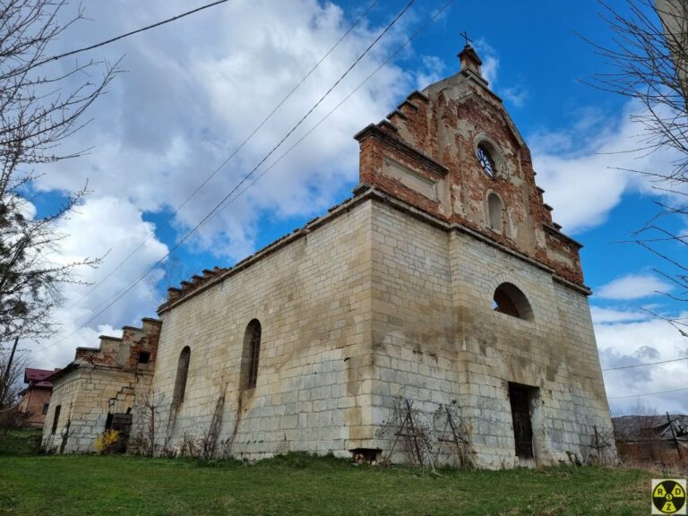 Костел Святого Валентина у 2022 році, вже без даху