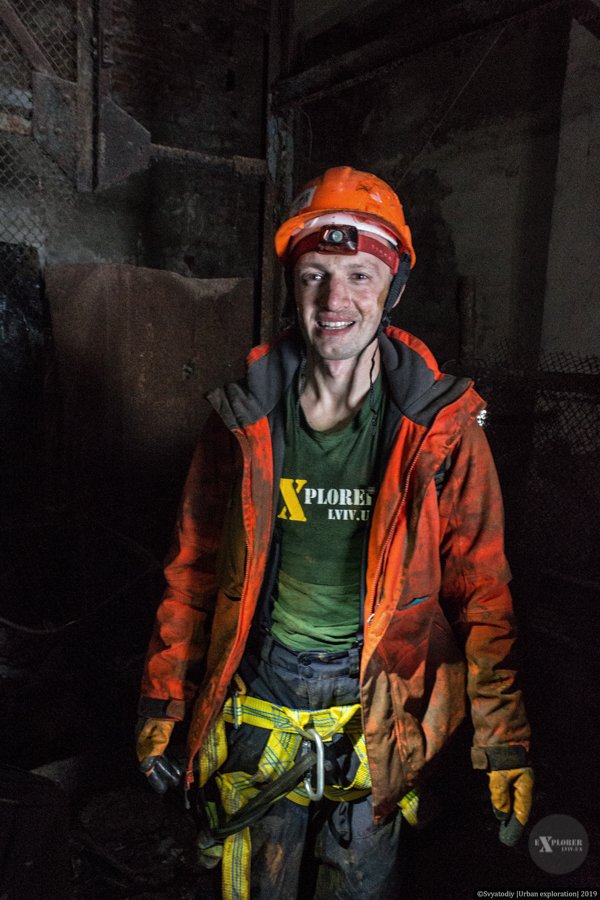 Щасливий автор цієї статті після підйому з Шахти