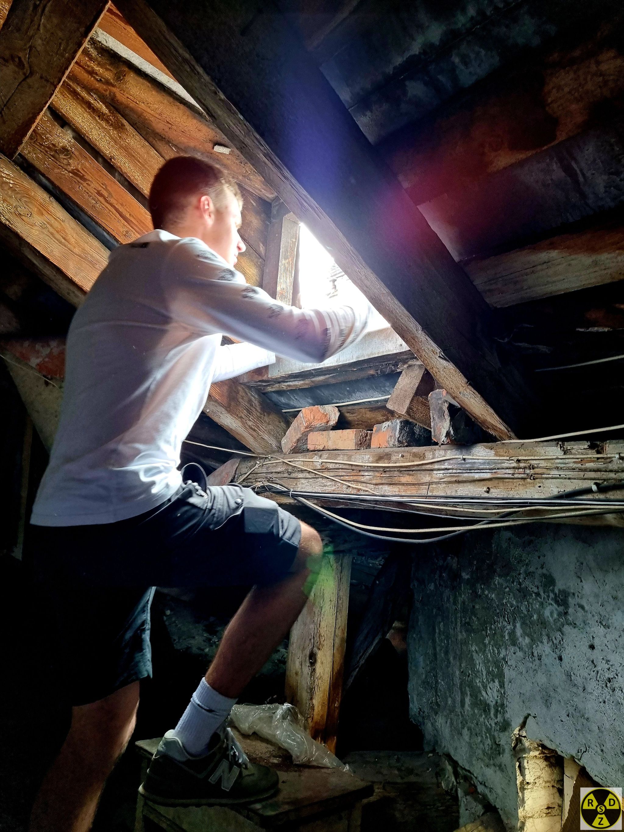 А от і зручний вихід!