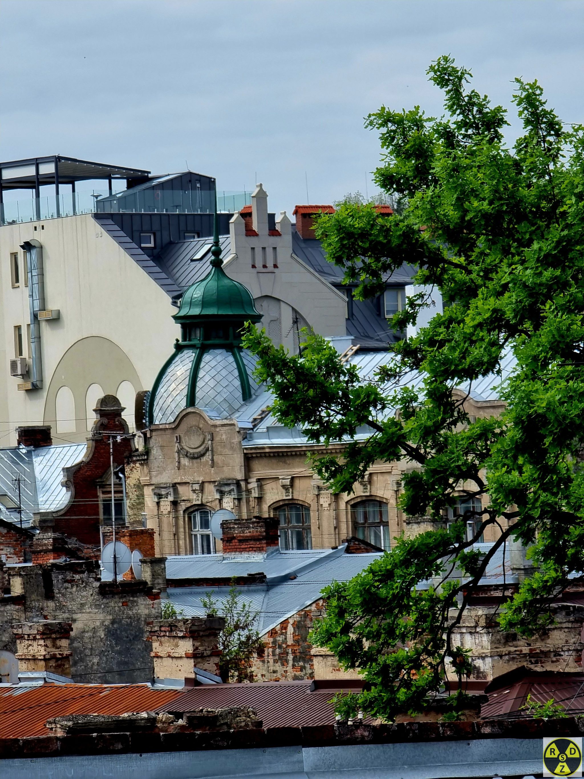 Неочікувано, шпиль музею Етнографії
