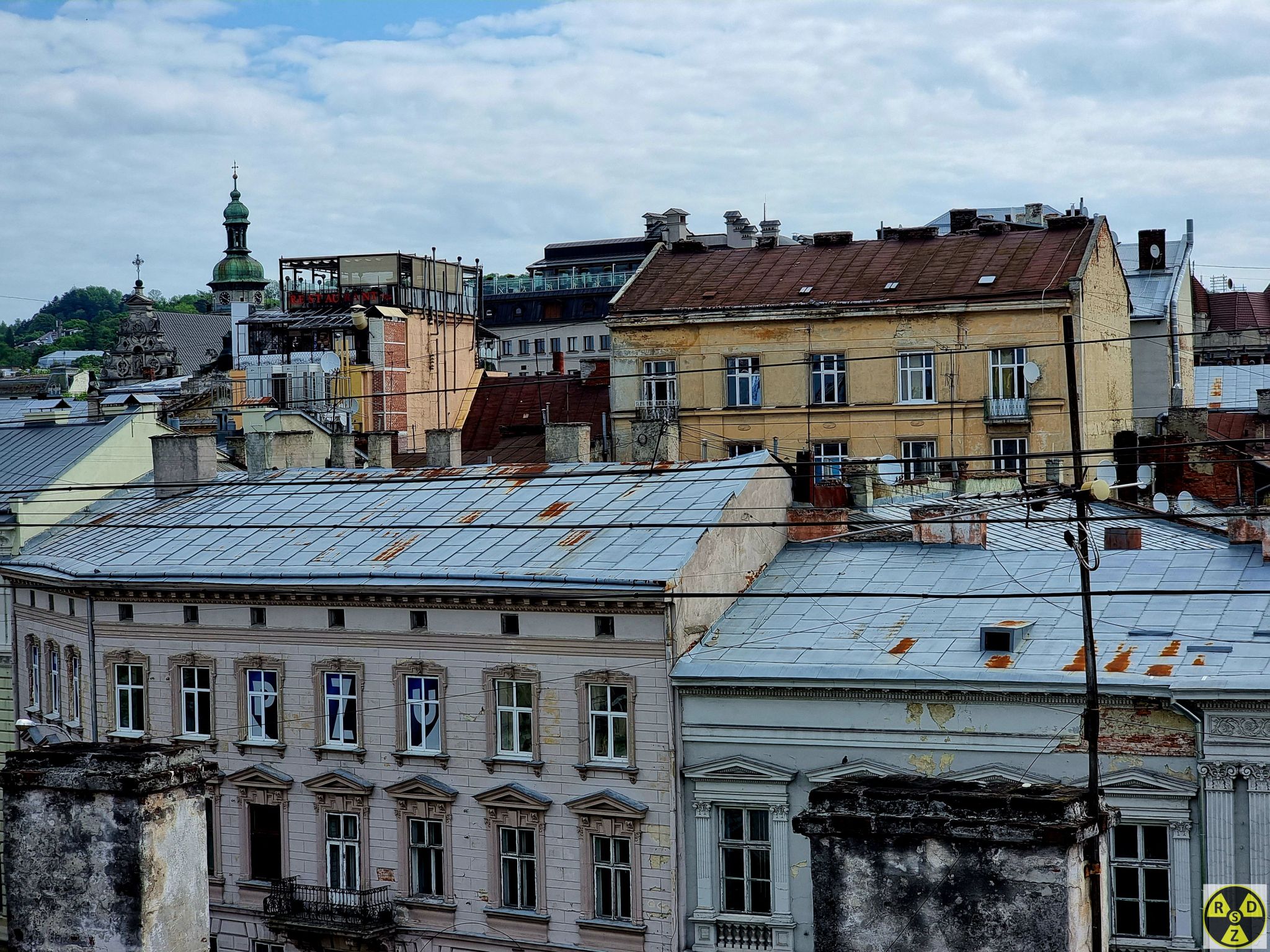 Вид з даху на проспекті Шевченка