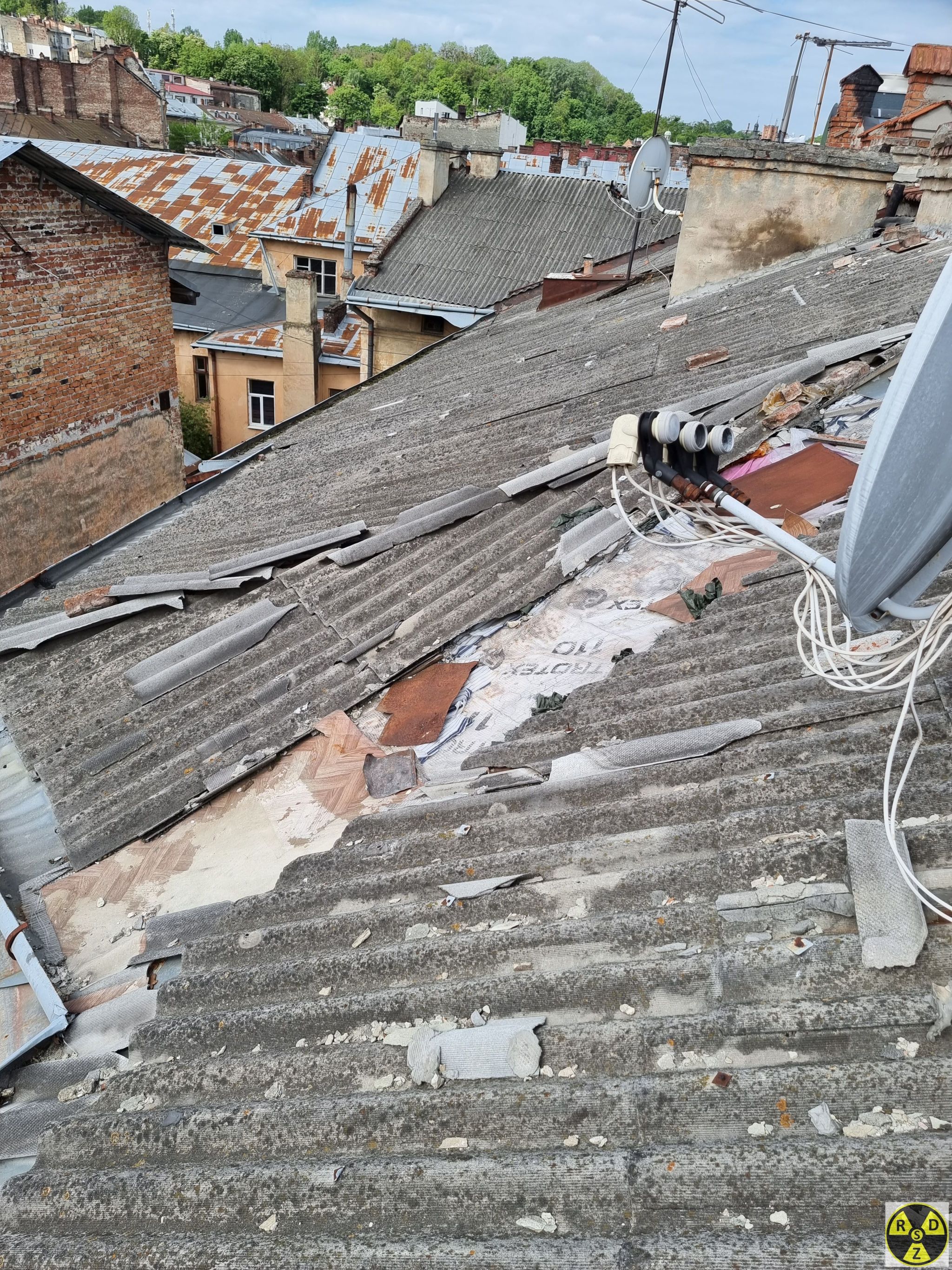 І перше шо кидається в очі це не красиві краєвиди, а його стан