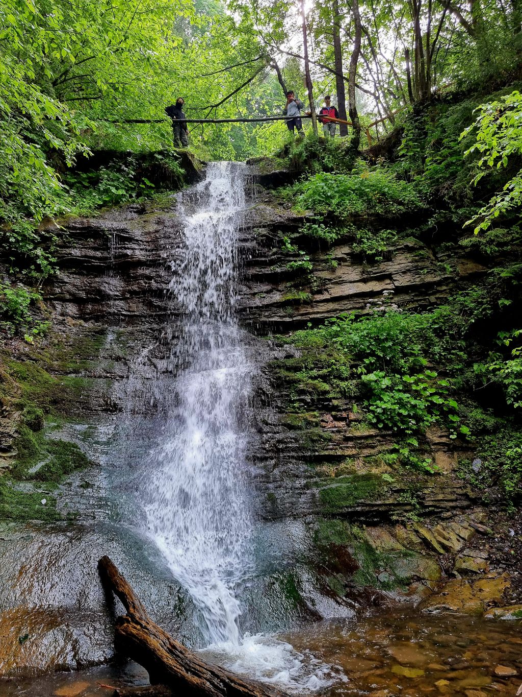 Водоспад "Лазний" коло села Довге