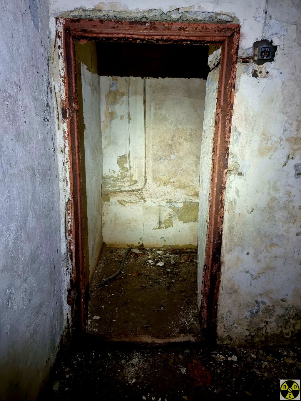 Одне з бокових технічних приміщень