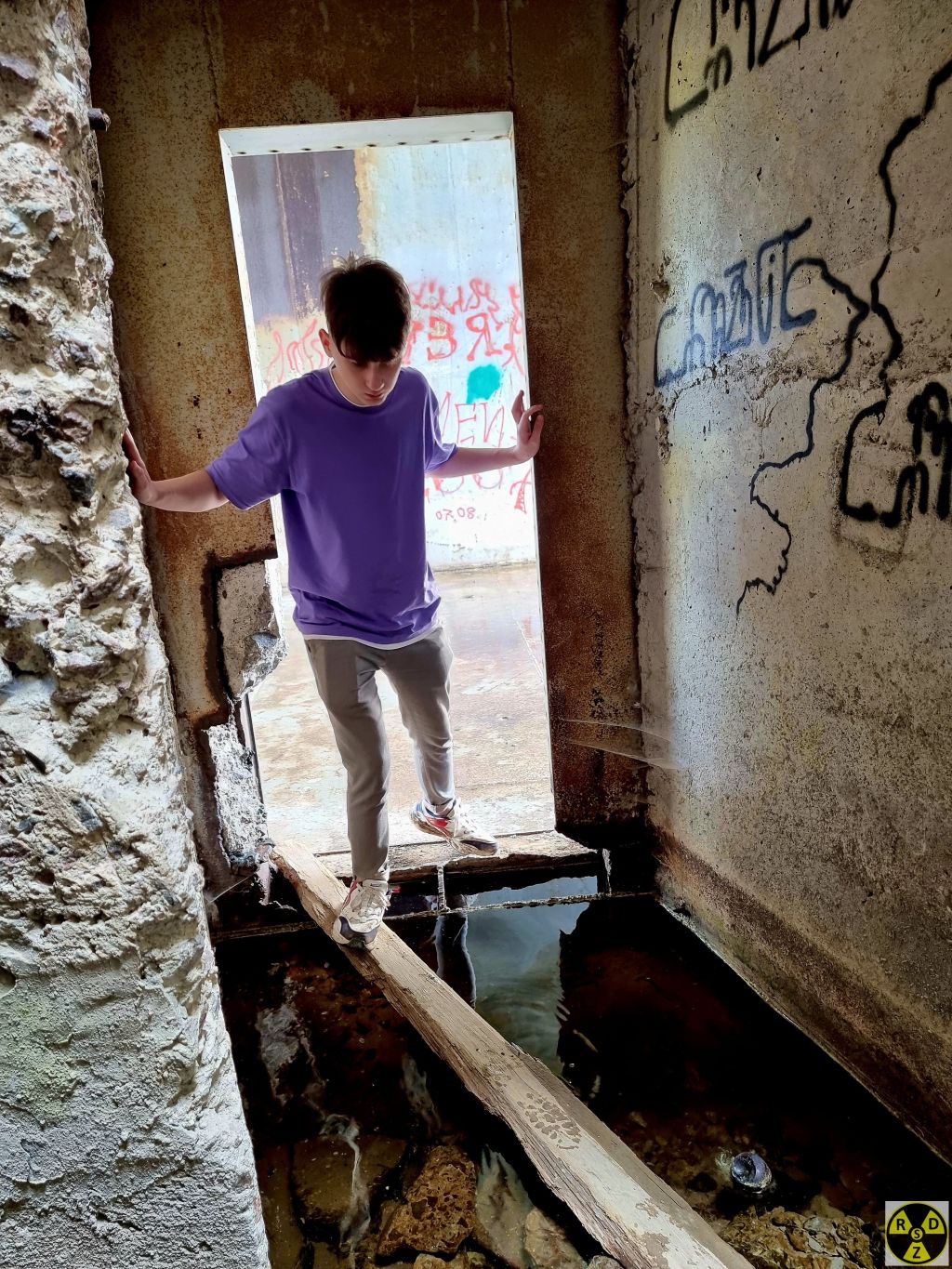 Пробуємо пройти воду