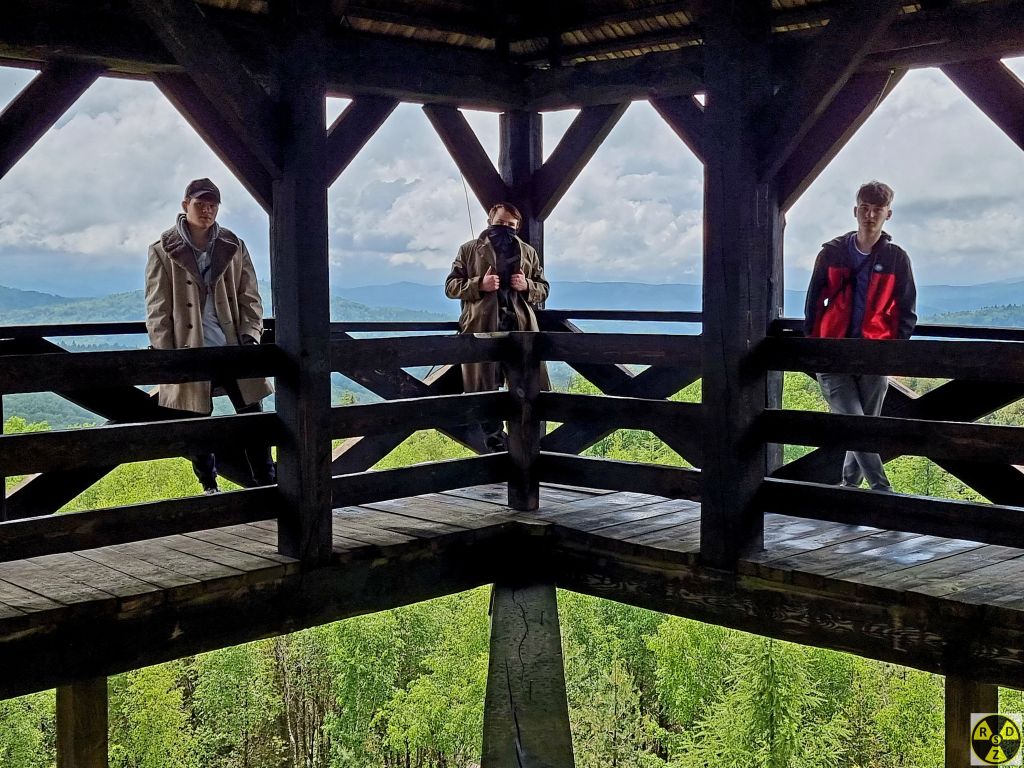 Хоч сходи і стрімкі, та краєвиди з вежі того вартують!