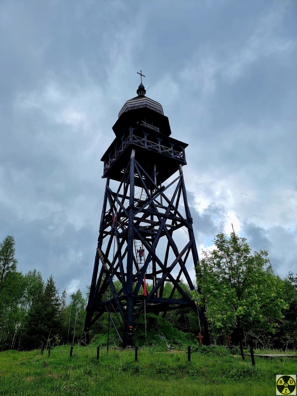 Ну і "Вежа пам'яті" в селі Недільна