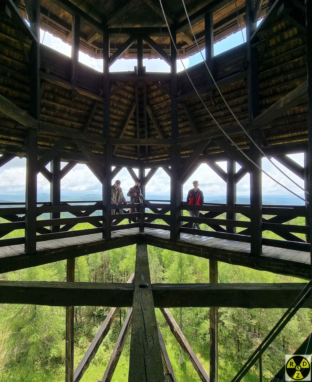 На оглядовому майданчику найвищої дерев'яної вежі Європи