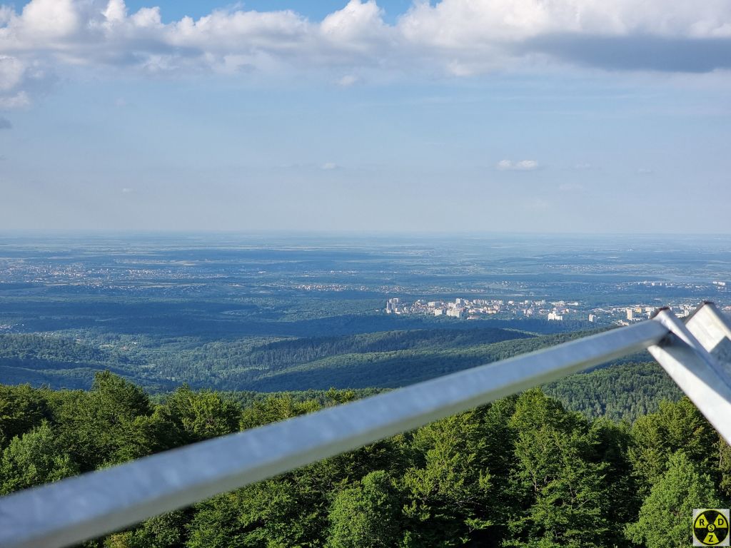 Вид на Прикарпаття та місто Трускавець