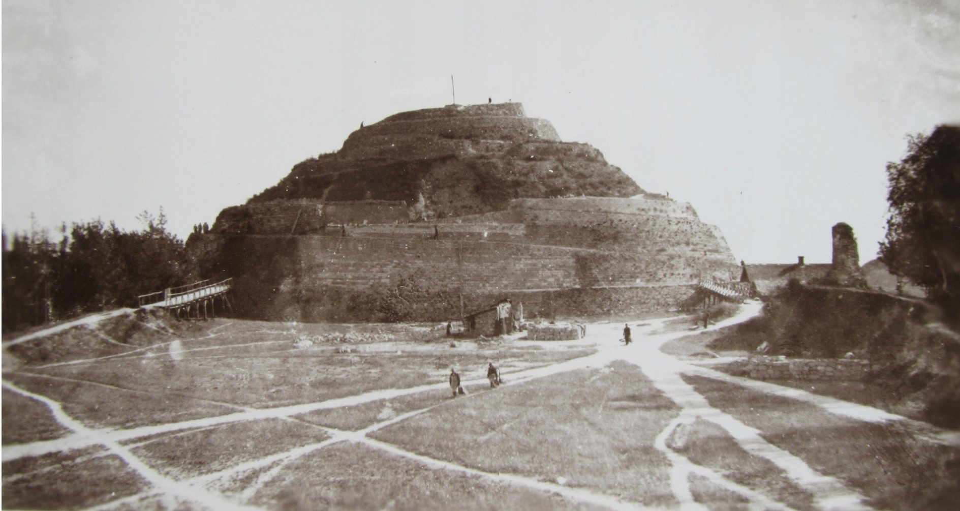 Процес будови "оглядового майданчика" на Високому Замку. Фото Гриць Совків