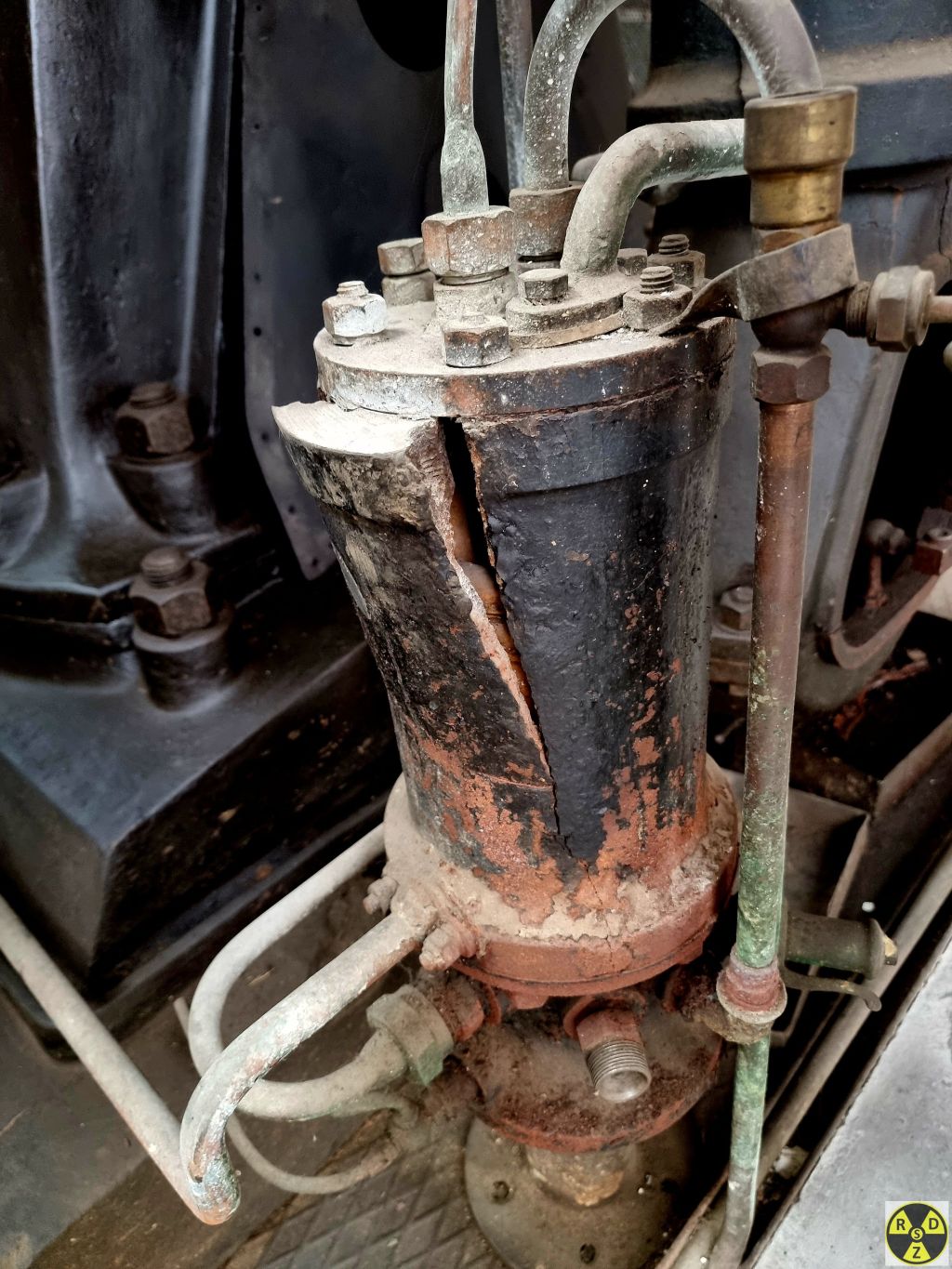 Так ось чого він не заводиться!