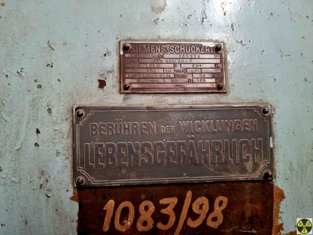 Вміли колись робити красиві таблички!