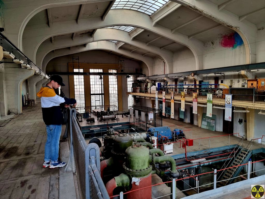 Еххх, тут би столики, тортики і каву з таким от видом!