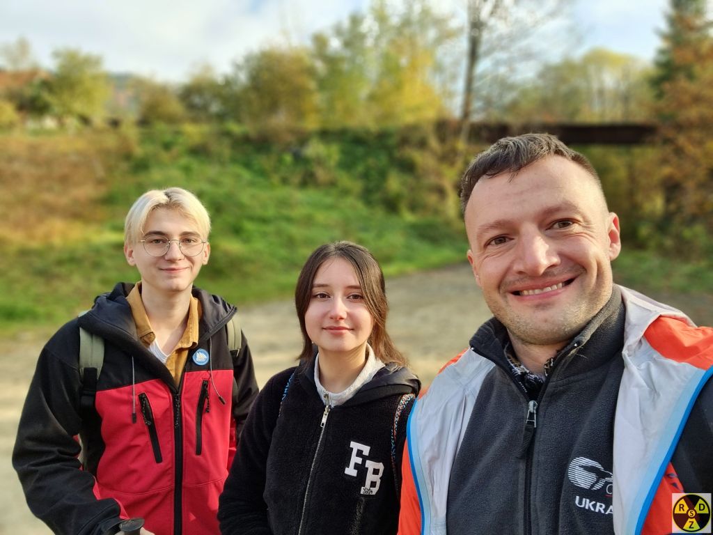 Точка старту і фінішу закинутий вузькоколійний міст в с. Коростів