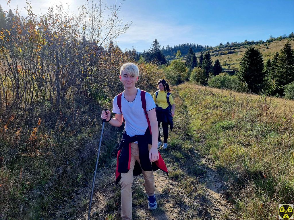 Йдемо пасовищами до церкви села Сопіт