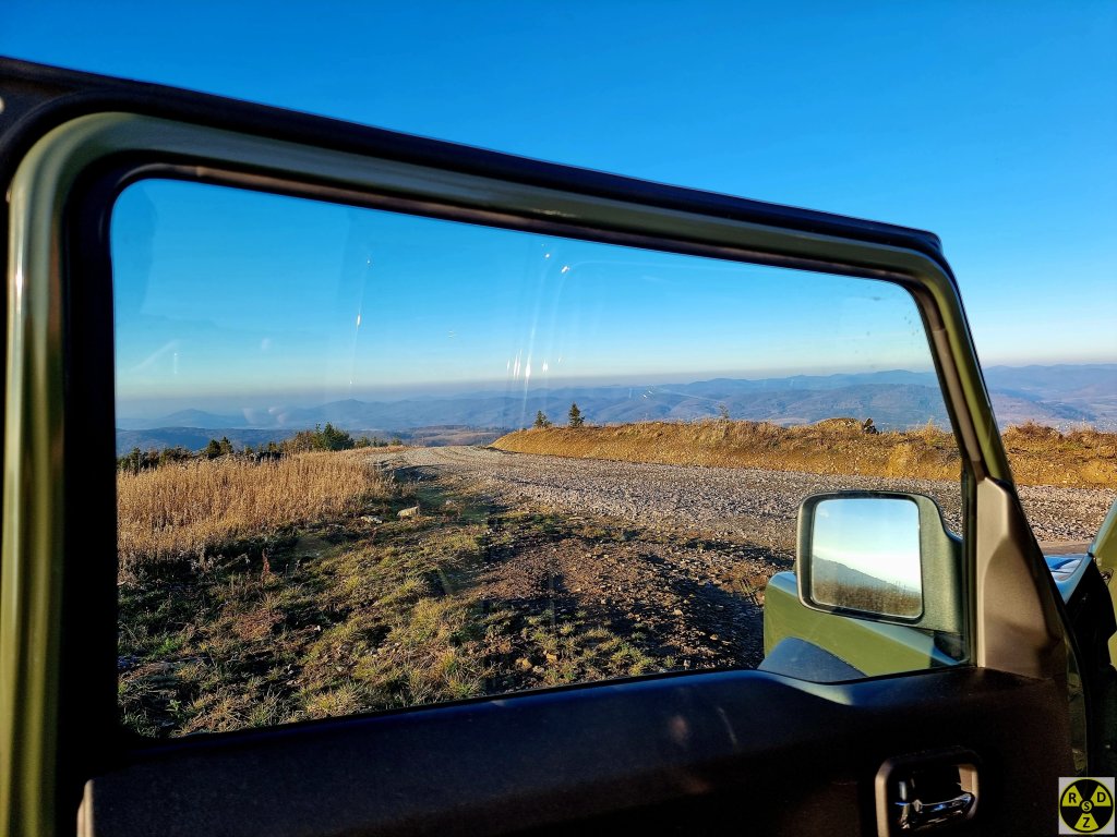 І сюди, на висоту, веде така от дорога!