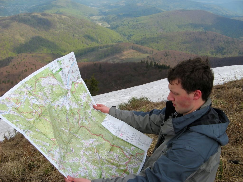 Автор статті з картою Сколівських Бескидів, 2008 рік