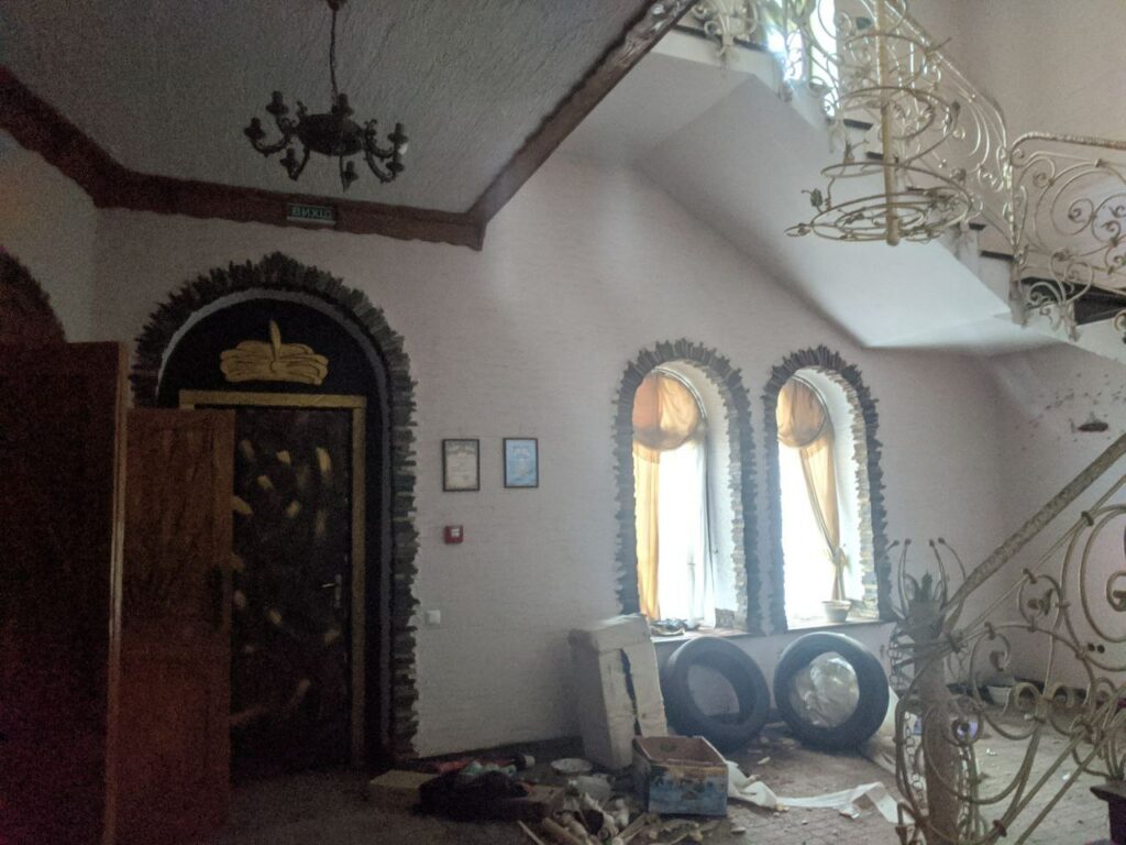 Туалет і Сходи