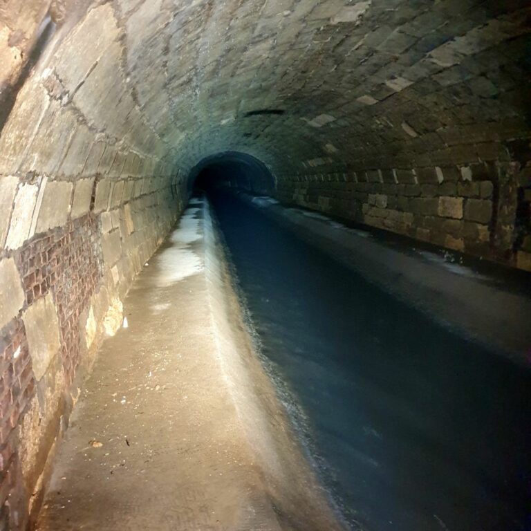 <a href="https://rdzs.org/yak-vyglyadaye-r-poltva-pid-ploshheyu-mitskevycha-de-planuyut-zbuduvaty-pidzemnyj-parking/">Річка Полтва під площею А. Міцкевича (Маріїнська)</a>