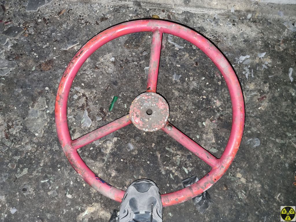 Колесо для відкривання - закривання гермодверей