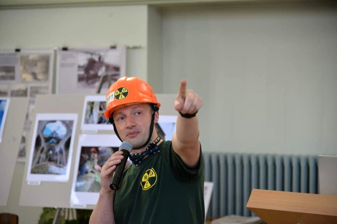 Зараз я вам покажу де знаходиться вхід у Полтву :)