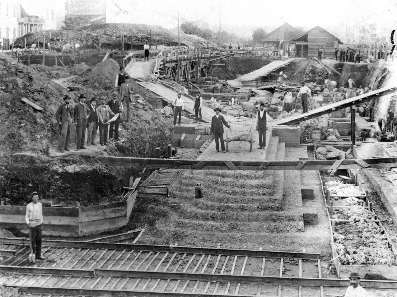 Будівництво бетонного фундаменту Оперного театру у Львові