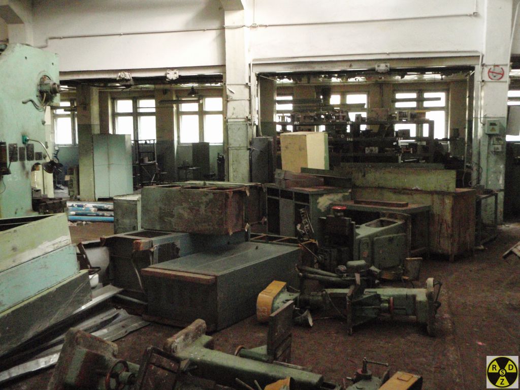 Всередині одного з цехів "Львівприладу" повний бардак