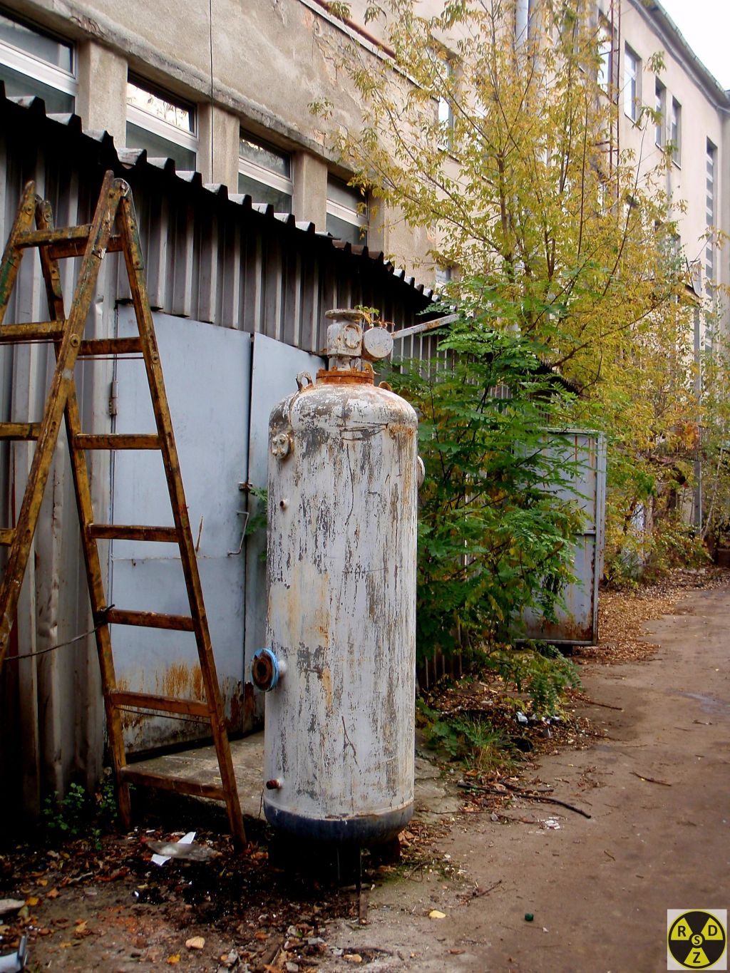 Можливо хтось з колишніх працівників заводу прокоментує що тут на фото