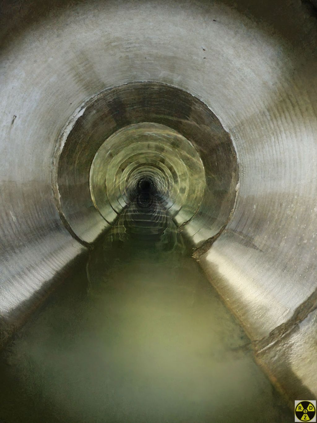 Так виглядає підземний колектор річки Зубра у Львові