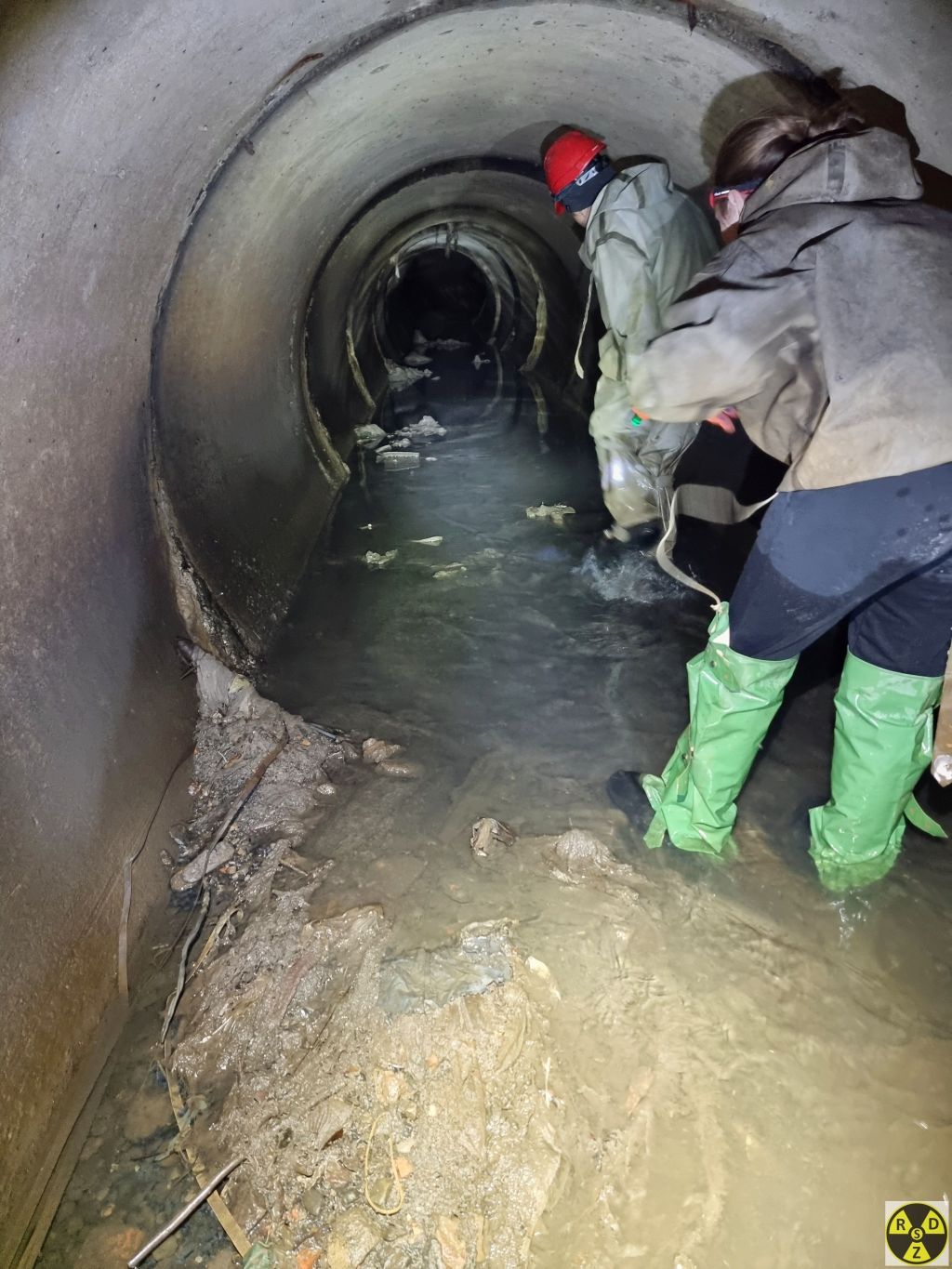 На підходах до вулиці Монастирського нам знову трапилося багато сміття