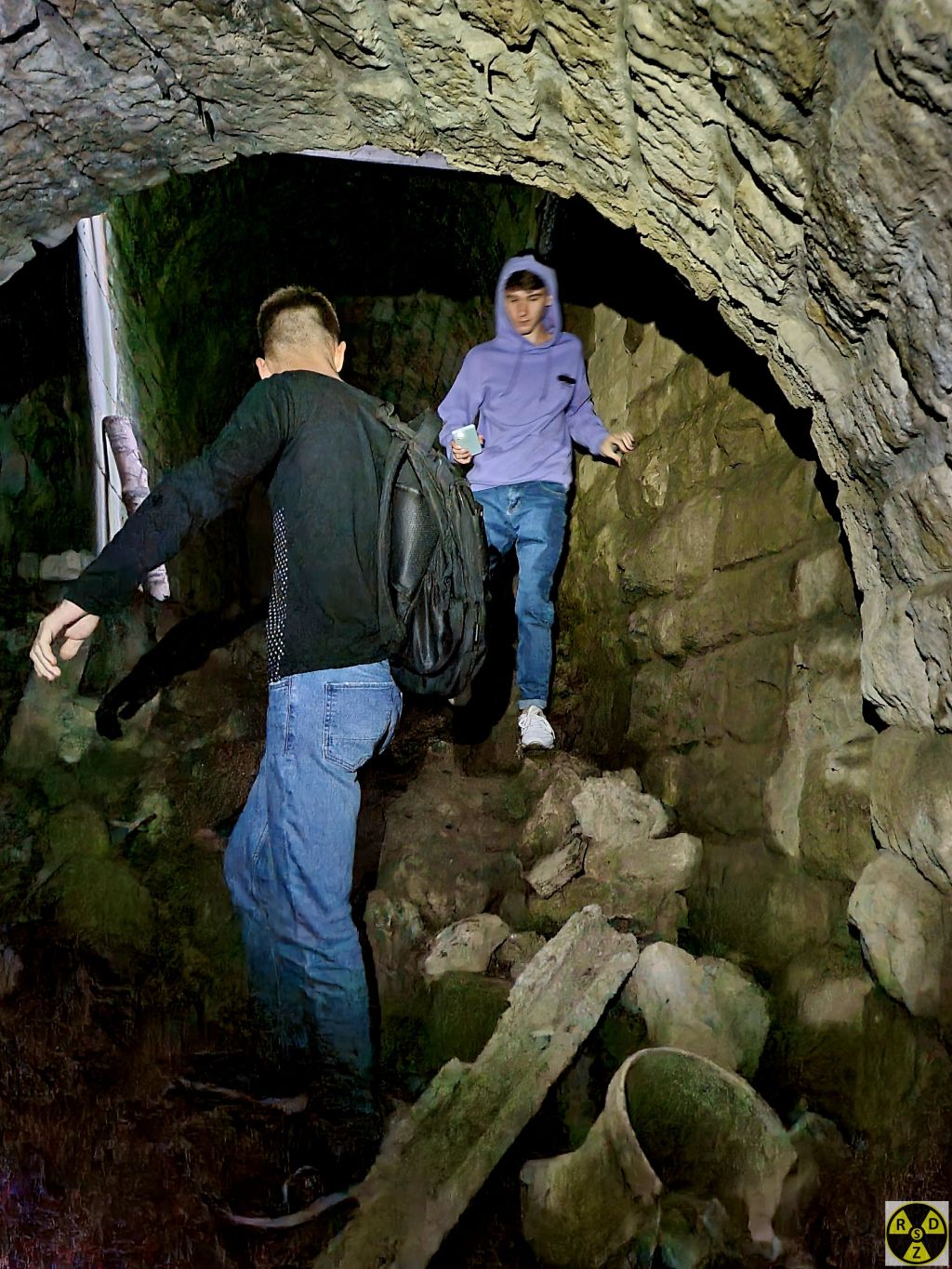 Місця тут багато, але дно не завжди рівне. То ж будьте обережні!