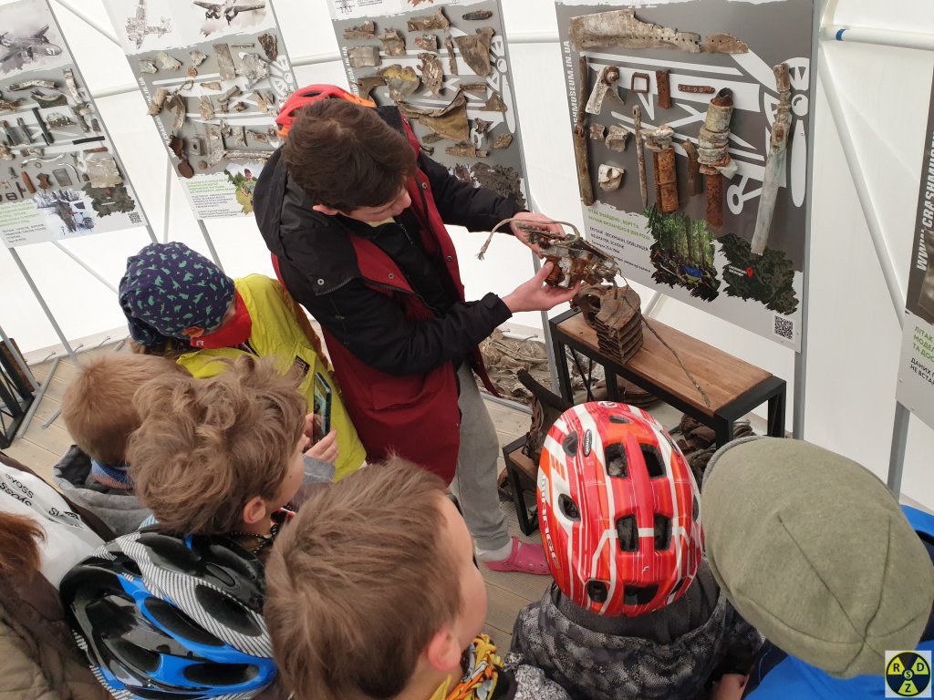 Дітям до 14р. тут не дуже цікаво, але в Кості був талант :)