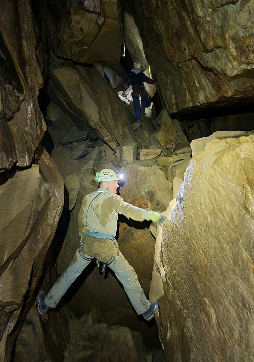 Досліджуємо печеру "Пілігрим"