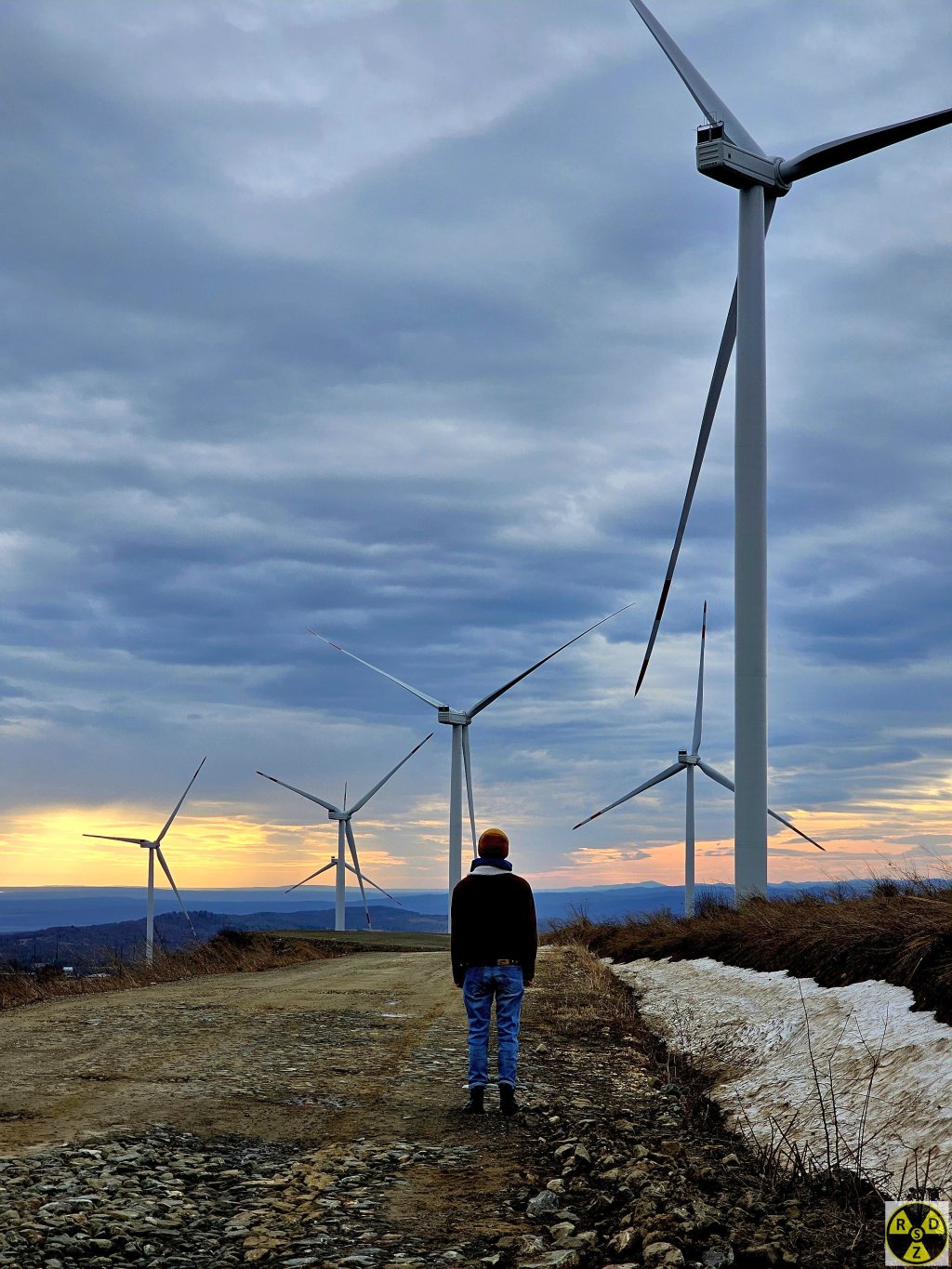 Так виглядають вітряки в Карпатах коло села Орів