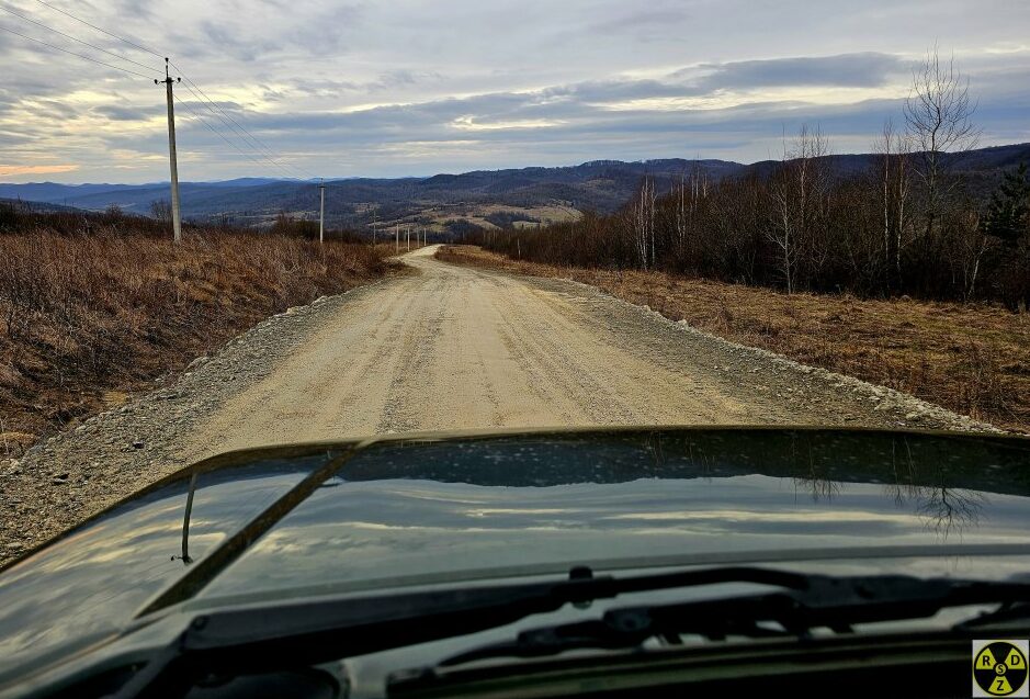 Так виглядає дорога до вітряків. Проїхала важка техніка - проїдете і Ви :)