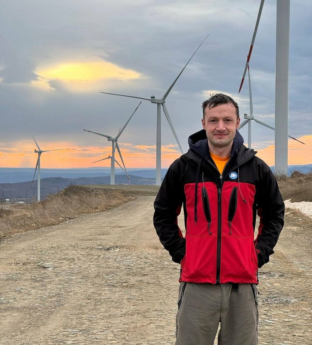 Мені тут сподобалося. Рекомендую як цікаву точку з красивими краєвидами