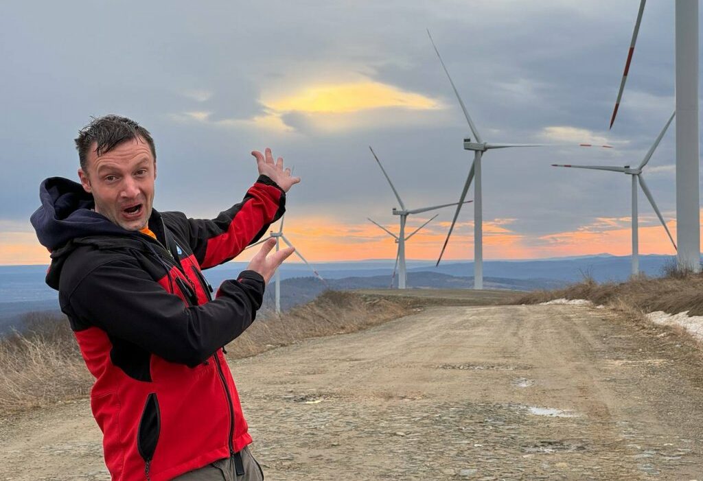 Таким було б моє лице якби я побачив ці вітряки на Боржаві чи Свидовці :)