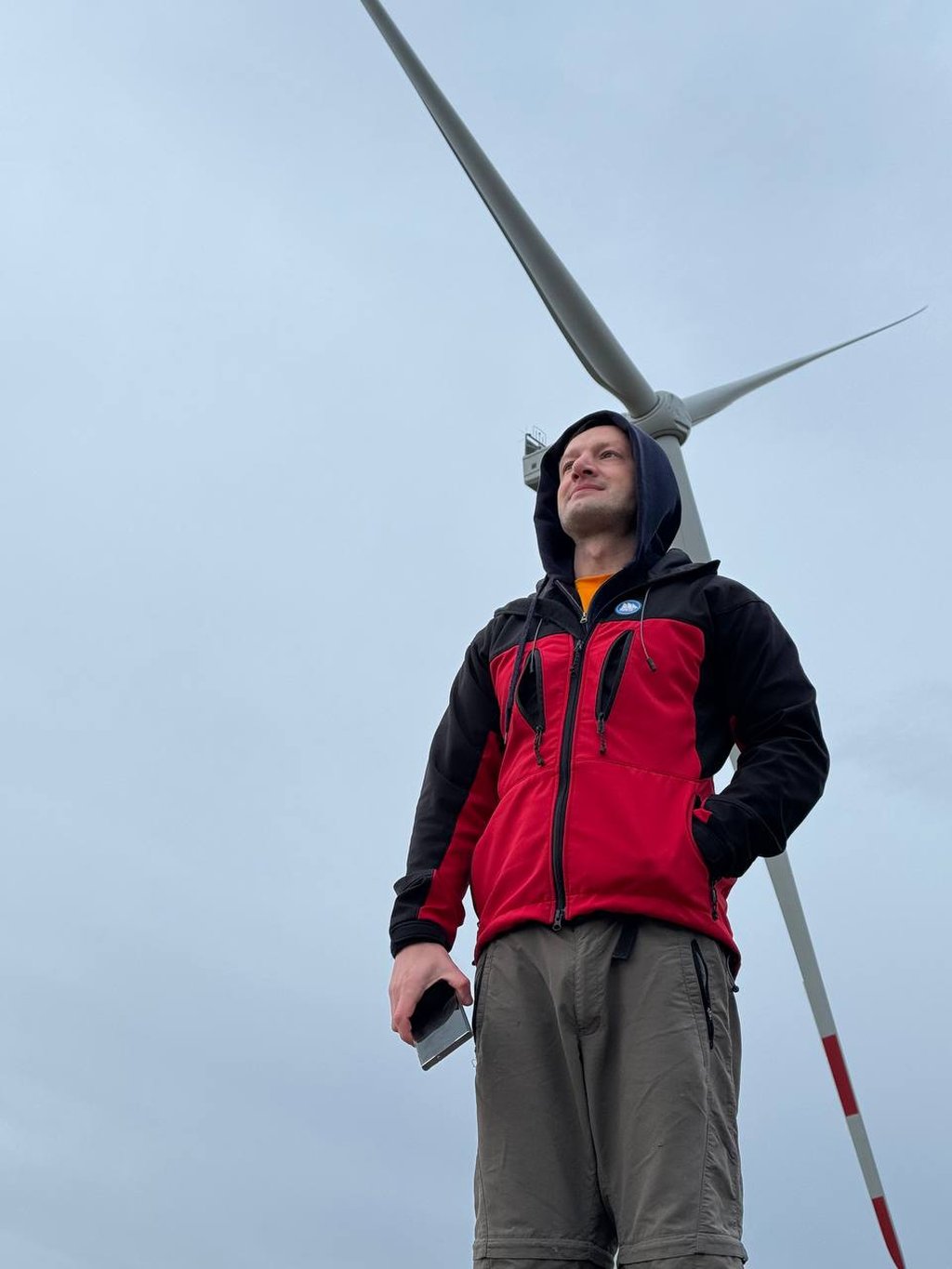 Я твердо переконаний що за вітряками майбутнє. Головне все робити з розумом і не ставити їх по заповідниках та заказниках