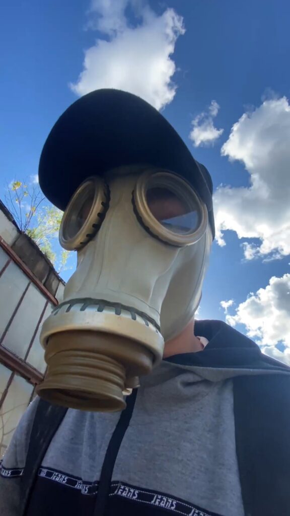 Ось так виглядав олин з наших сталкерів)