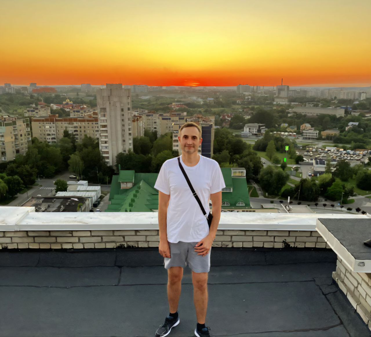 А який тут захід Сонця! І Роман, наш провідник