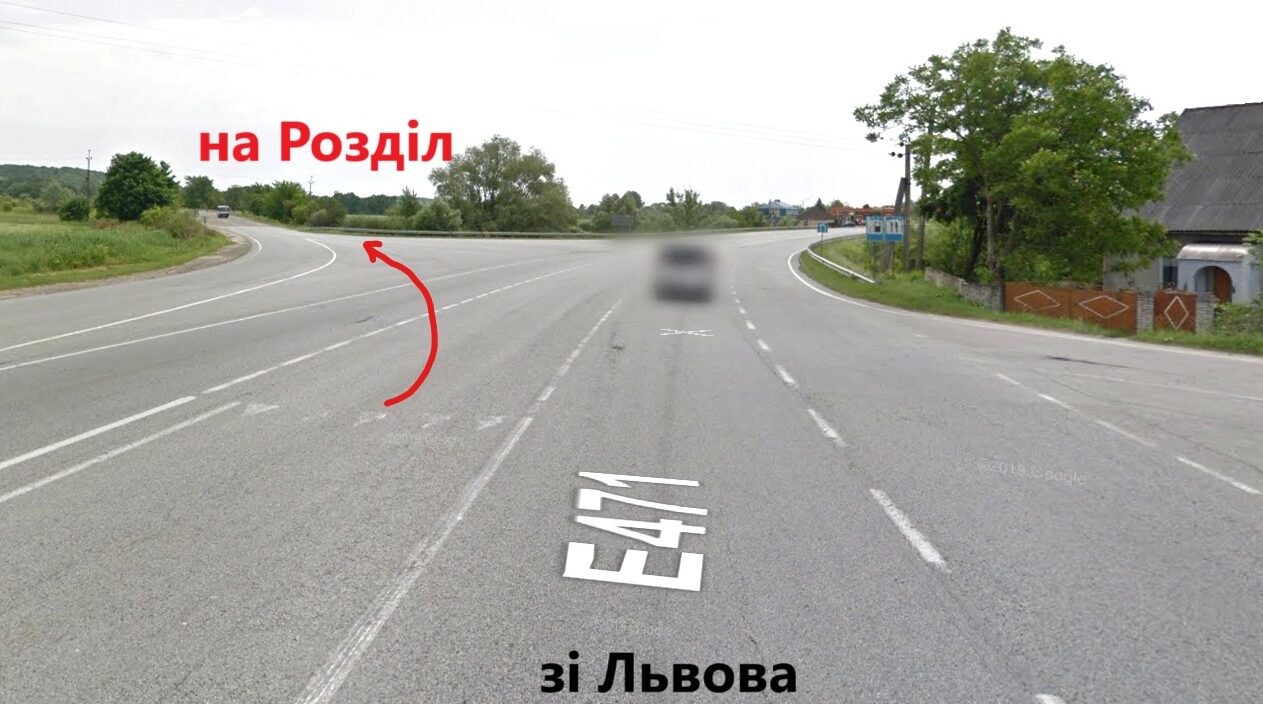 Повертаємо з траси ліворуч і через півтора кілометри буде точка старту