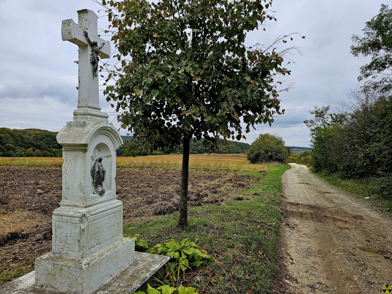 Придорожній орієнтир на цікавішому шляху повз кар'єр