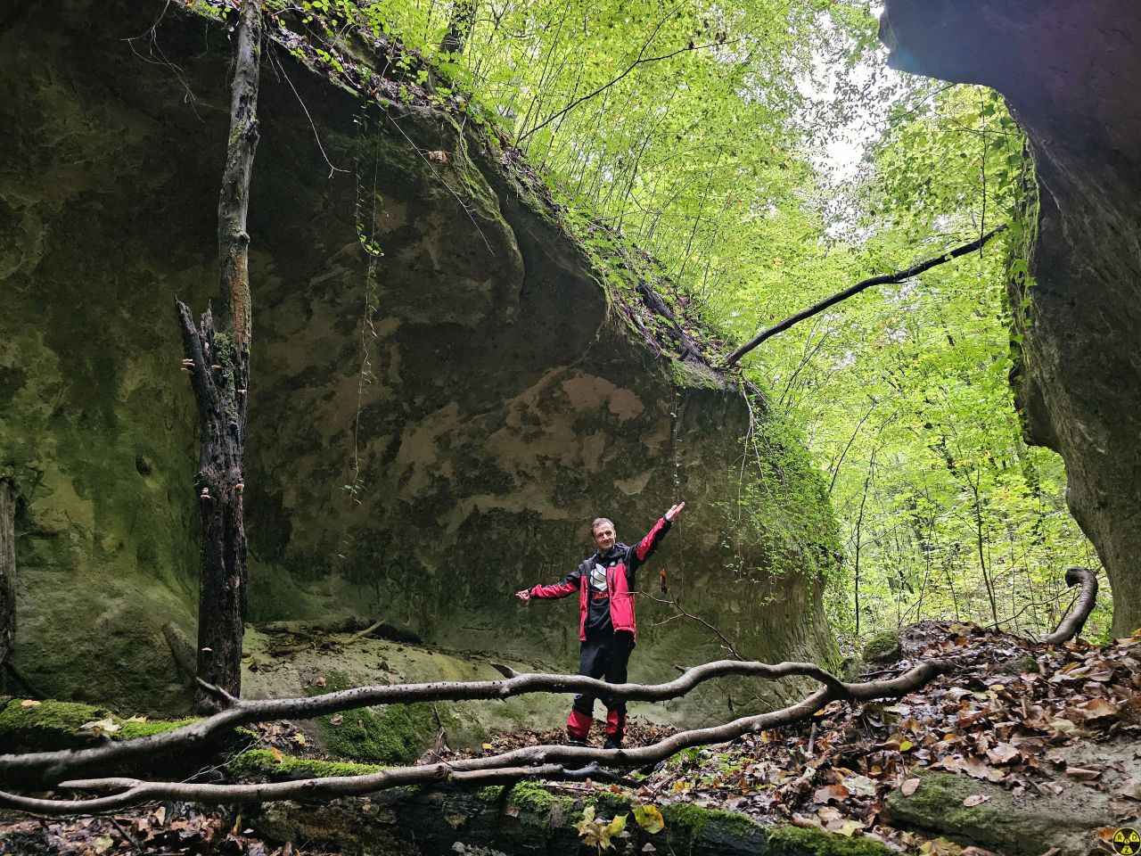 Я спробував передати на фото справжній масштаб каньйону, але краще побачити вживу!