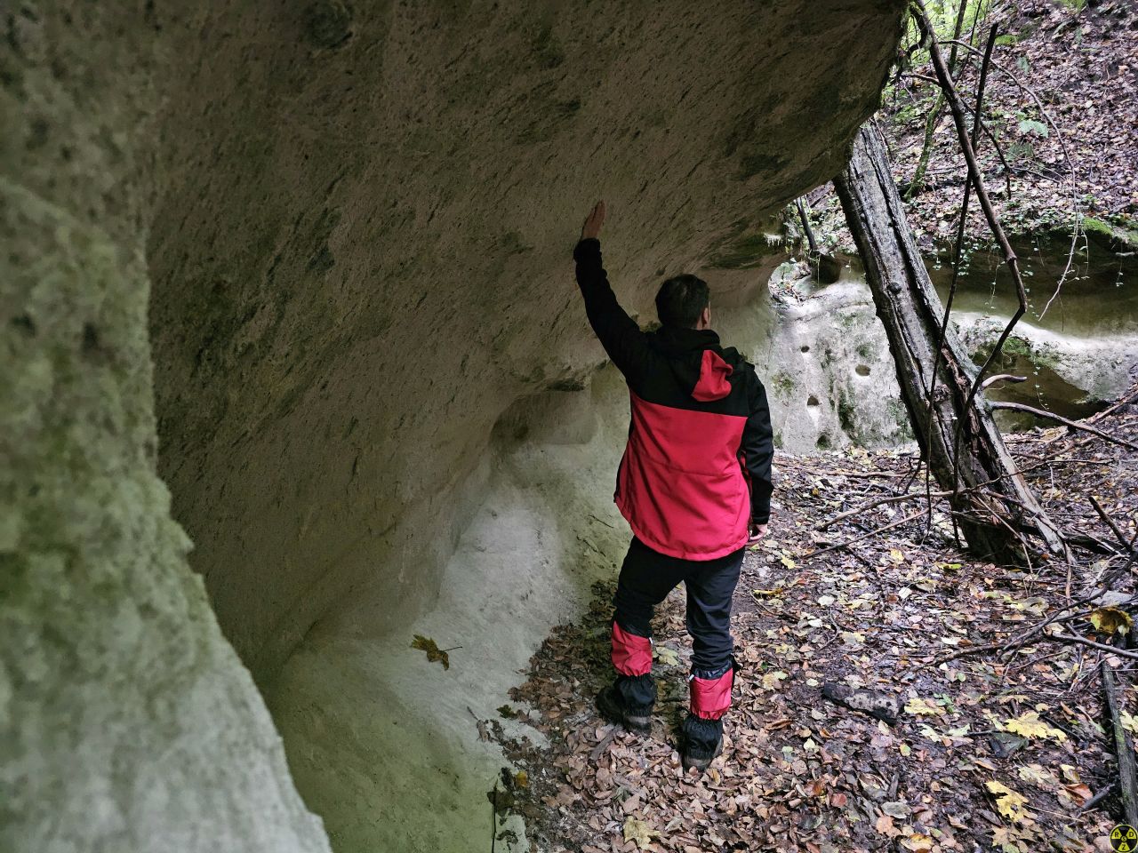 Автор статті для ілюстрації справжнього розміру каньйону 
