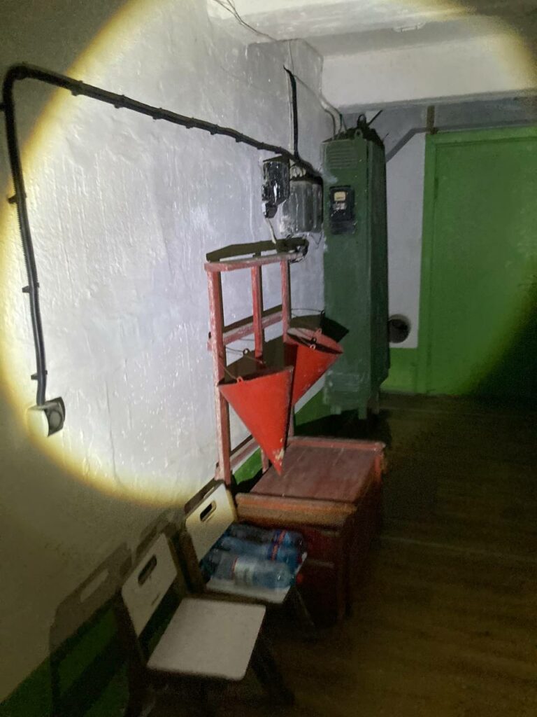 пожежні відра та ящик