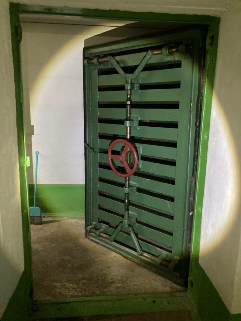 гермодвері входу №1