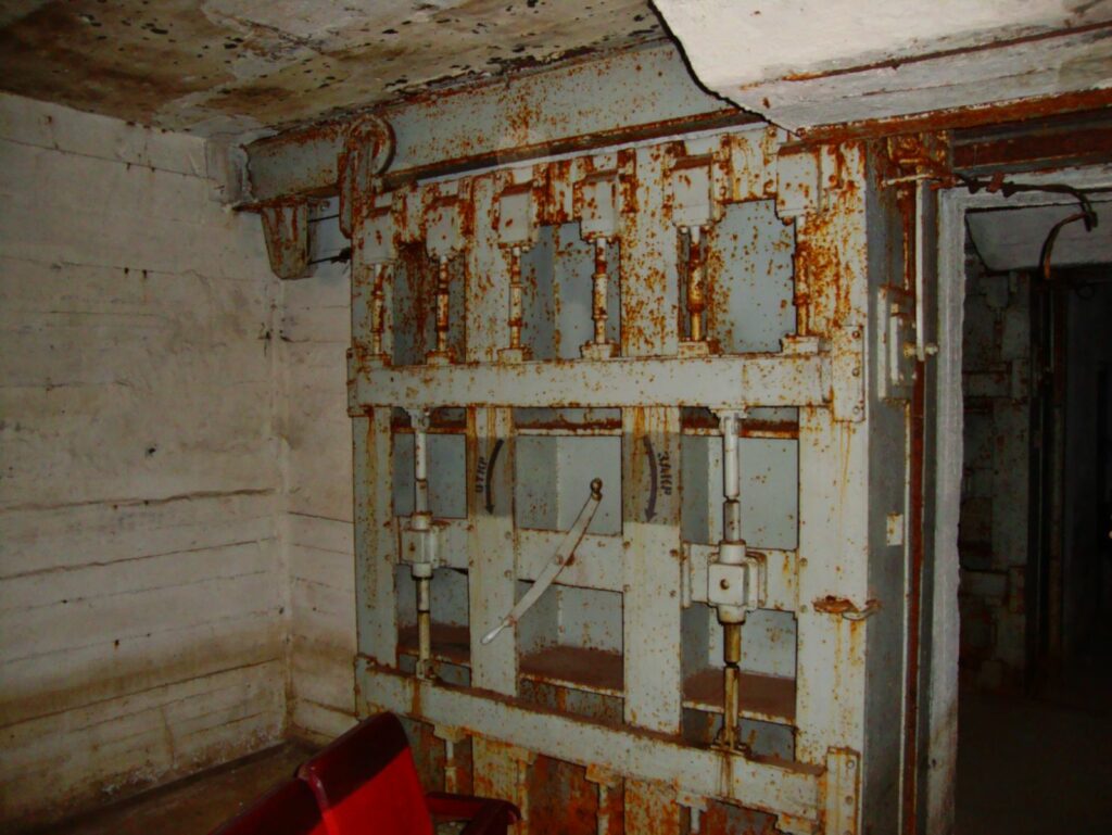 Гермоворота на вході